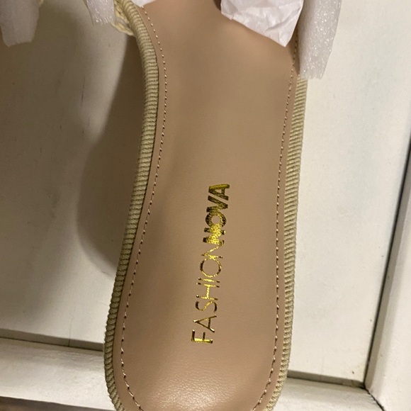 New Fashion Nova Beige Crochet Square-Toe Slide Mules - Picture 5 of 8